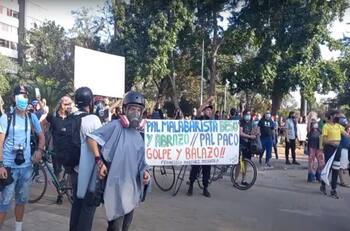 Masiva manifestación en contra de la violencia estatal y policial se registra en Plaza Ñuñoa