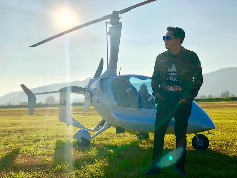 y su helicóptero personal