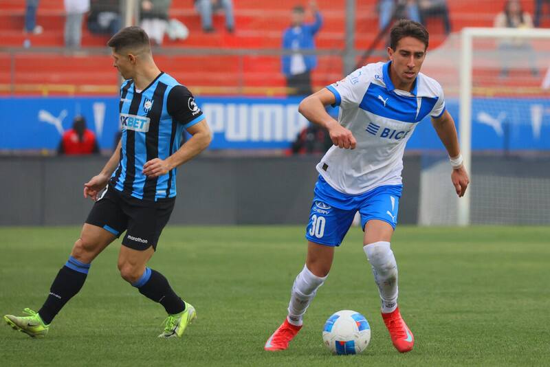 Diego Valencia ante Huachipato por el Campeonato Nacional. Foto: Aton.