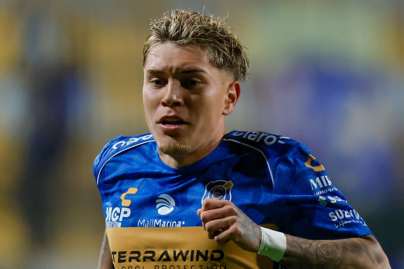 El mediocampista terminó su préstamo en Everton de Viña del Mar. Foto: Agencia ATON.