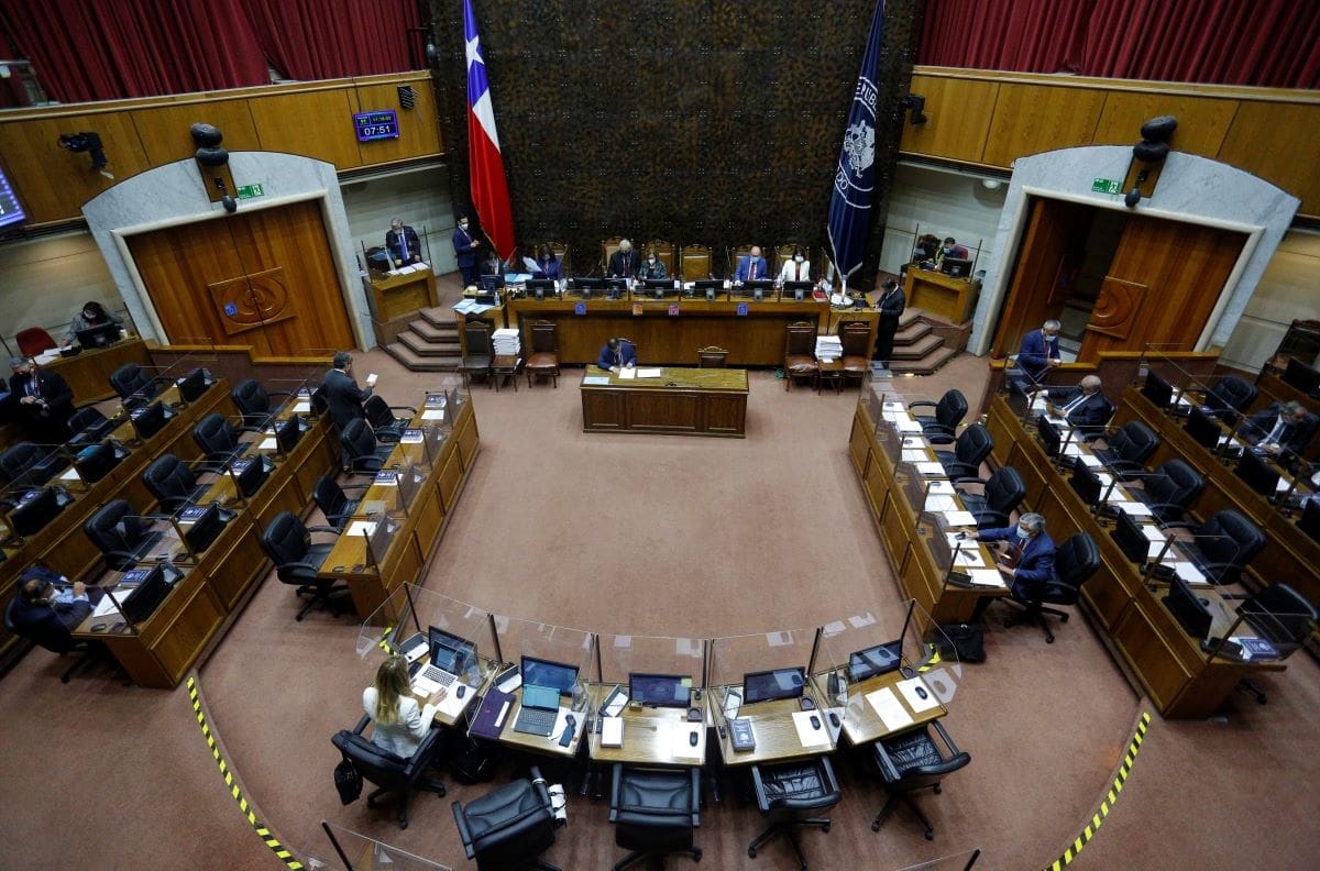 Comisión del Senado aprobó proyecto que busca que elecciones de abril se realicen en dos días