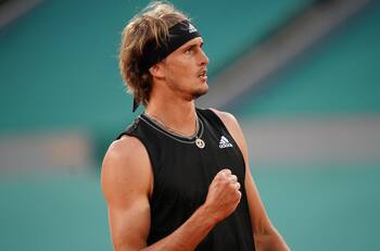 Alexander Zverev avanzó a los cuartos de final de Roland Garros a costa de Kei Nishikori