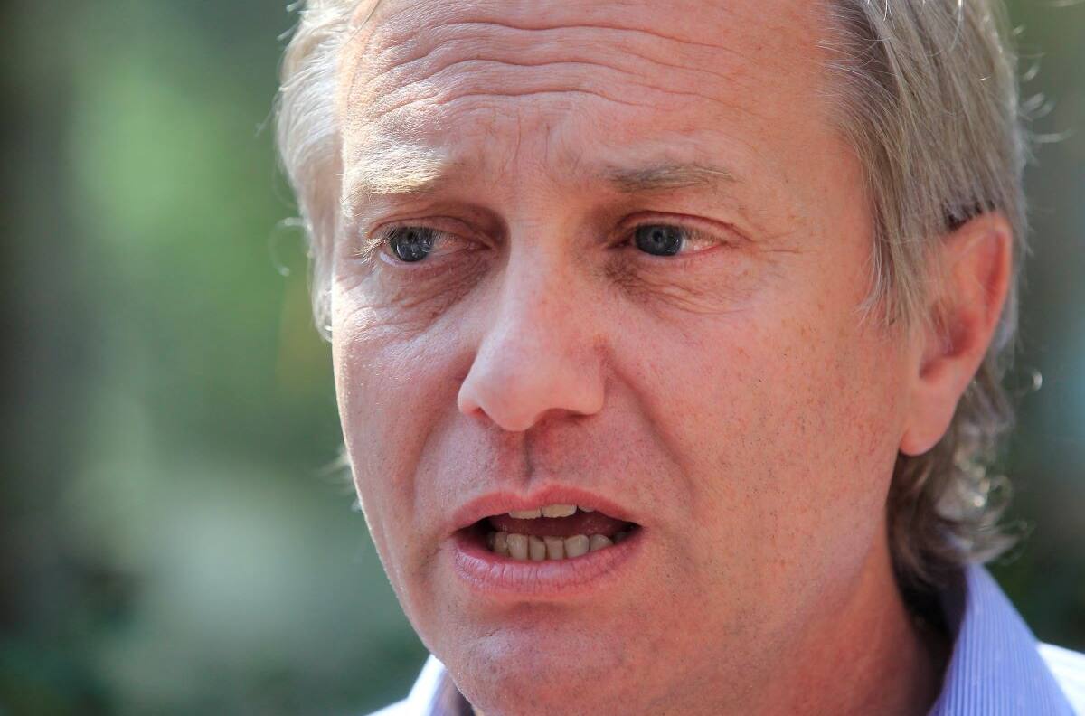 VIDEO | Parral: detienen a sujeto por intentar agredir a Kast en medio de campaña presidenciable