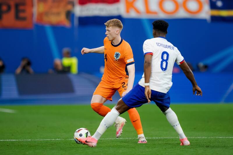 chocan en la Eurocopa. Foto: @OnsOranje.