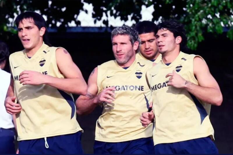 jugó en Boca Juniors entre 2006 y 2008.