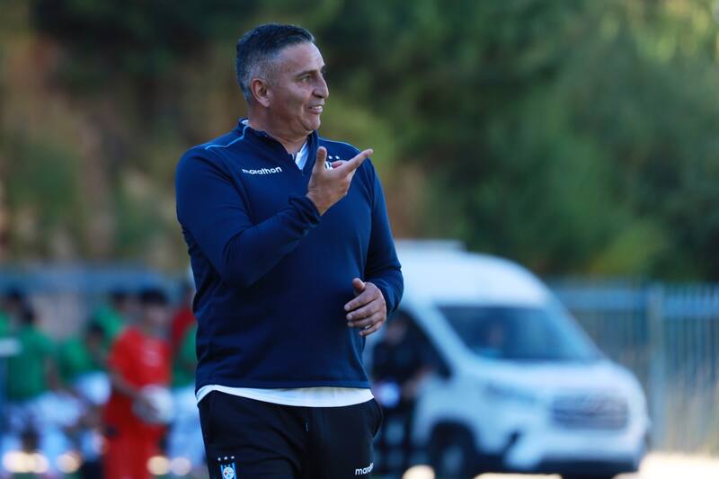 El DT en el Cap de Talcahuano. Foto: Aton