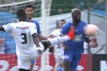 VIDEO | La criminal patada de un jugador de Olympique de Marsella en la Copa de Francia