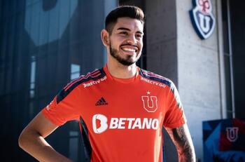 Lo compararon con nuevo refuerzo azul: convencional dejó de lado la política para mostrar su fanatismo por la U