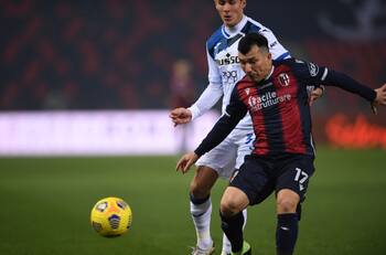 Gary Medel tendría un cambio radical en el Bologna y permanecería por un año más