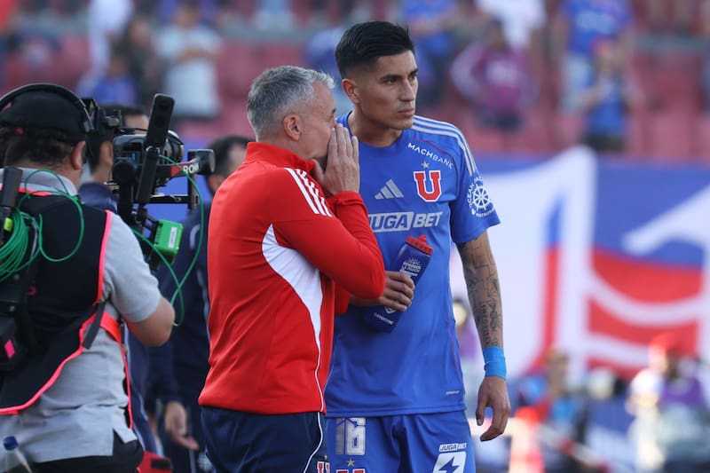 Gustavo Álvarez ante la UC.