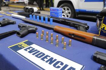 Integrantes de barra brava formaban parte de banda criminal que portaba armas, drogas y fuegos artificiales