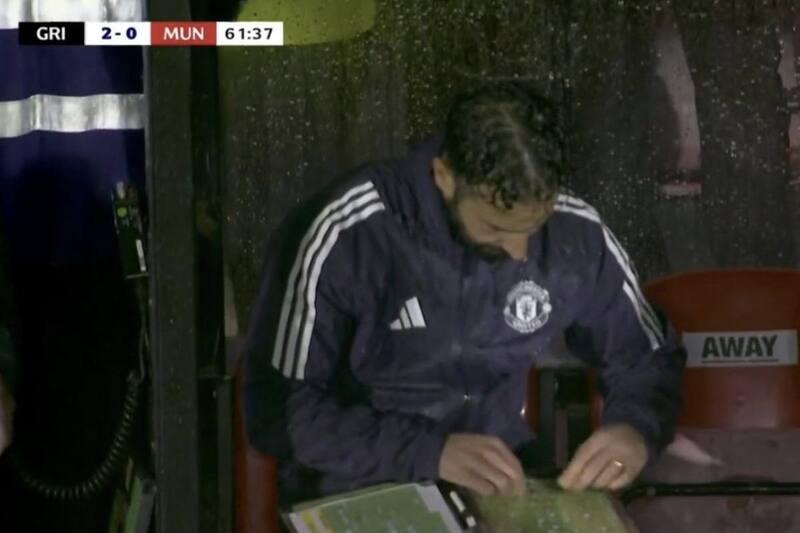 El portugués durante el partido frente al Grimsby Town.