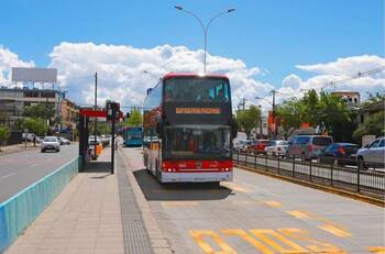Estos son los buses de RED que están apoyando las estaciones de líneas 2 y 6 que están suspendidas
