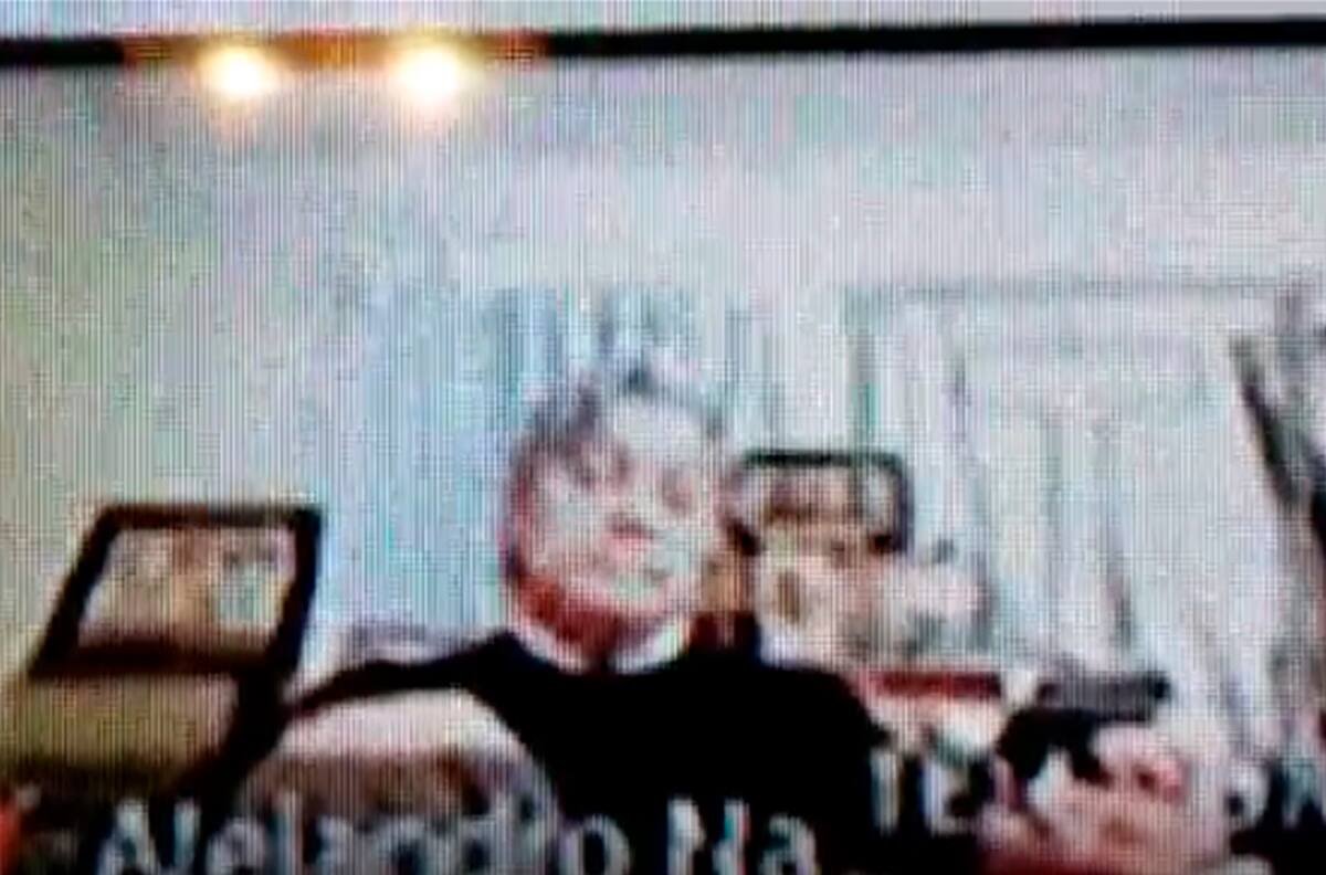Senador Navarro se negó al aplauso a los funcionarios de salud