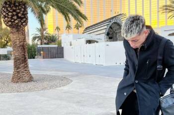 AK4:20 se vio envuelto en polémica pelea a golpes en aeropuerto: Cantante salió a dar explicaciones