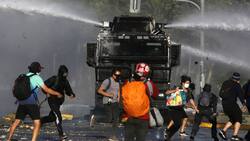 Carabineros aseveró que chorro del carro lanza-aguas "no resulta nocivo para la salud humana"