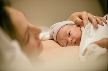 Revisa desde qué semana gestacional pueden solicitar las embarazadas el Bono PAD Parto de Fonasa