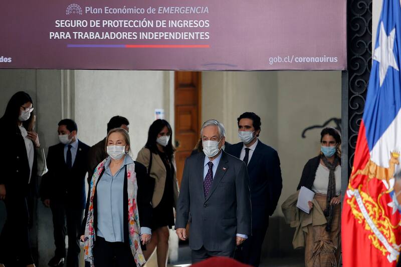 Santiago 29 abril 2020
El presidente Sebastian Piñera lanza programa de protección para trabajadores independientes por la pandemia de coronavirus.
Marcelo Hernandez/Aton Chile