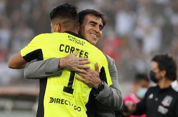 Brayan Cortés agradeció el reconocimiento de Colo Colo por llegar a los 100 partidos en Macul
