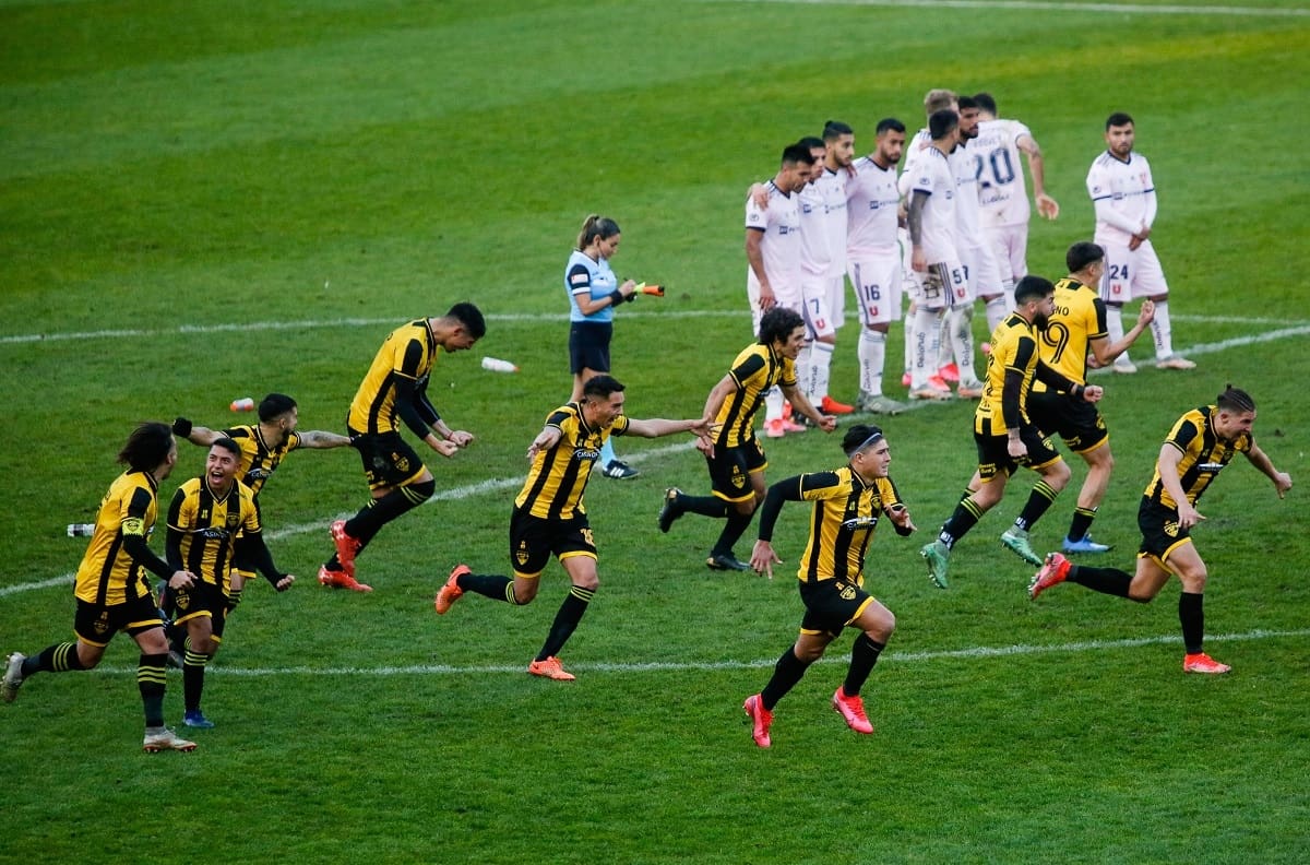 "Me gusta la U, pero mi equipo favorito es Fernández Vial. Si me llaman para ir a trabajar voy al tiro"