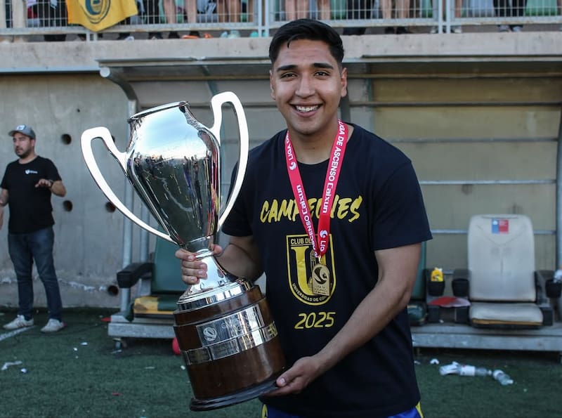 Renato Cordero se coronó campeón del Ascenso con Universidad de Concepción en 2025. Foto: Instagram U. de Conce.