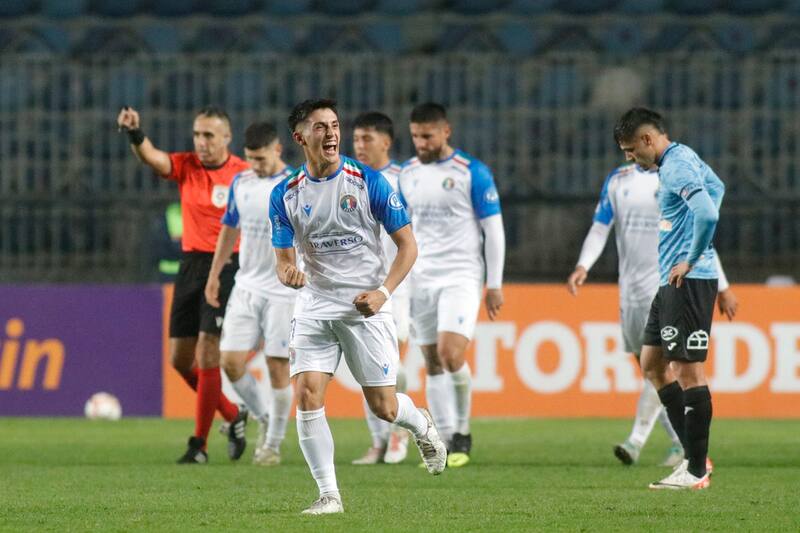 dio un recital en Rancagua y vapuleó a O'Higgins. (Foto: Aton)