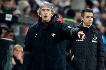 Presidente de club español le da con todo a Manuel Pellegrini: “No está a la altura de él”