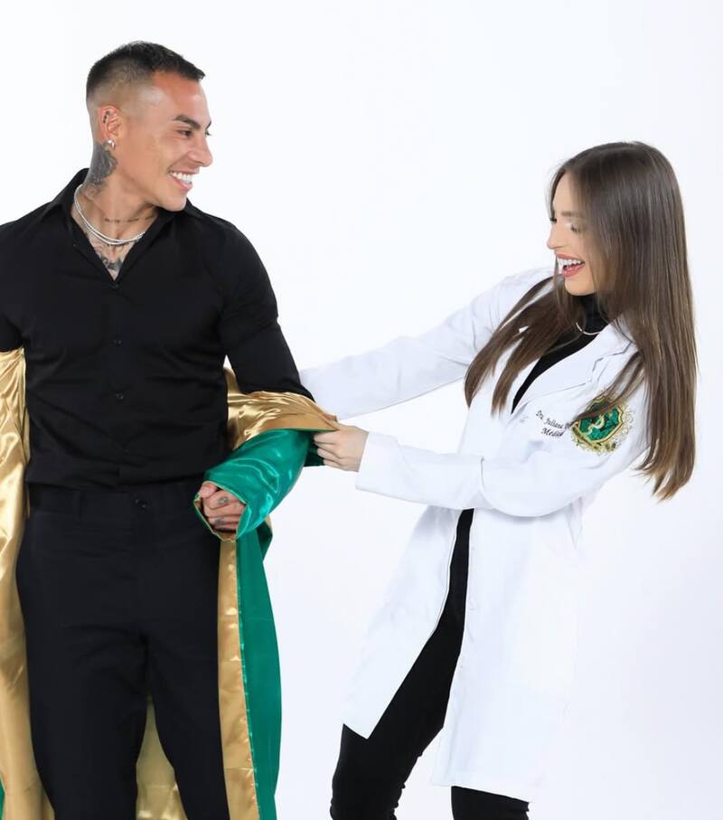 Eduardo Vargas junto a Juliana Peixoto.