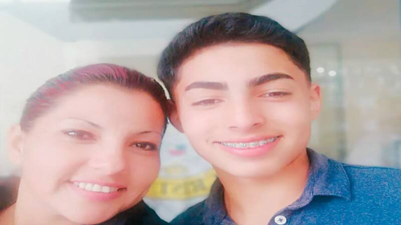 Jordhy Thompson y su mamá Norma Dávila