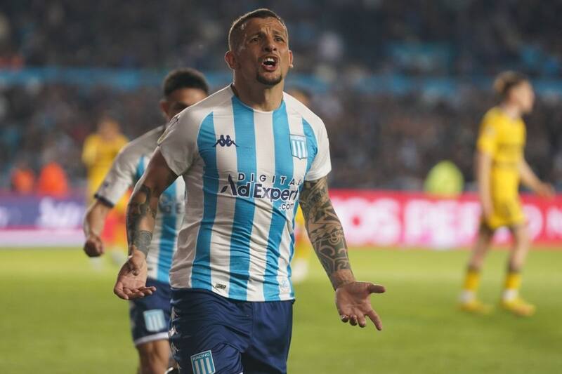El mediocampista rescindió contrato con Racing y en los próximos días definirá dónde jugará en 2024.