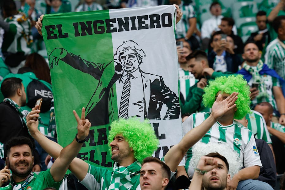 Manuel Pellegrini es todo un ídolo para los hinchas del Betis. EFE