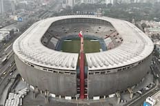 ¿Podría pasar en Chile? Clausuran Estadio Nacional de Lima por exceso de eventos masivos