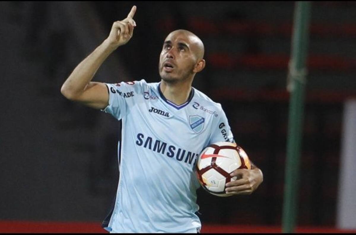 El gol del criticado ex delantero de la U Marcos Riquelme en la Libertadores