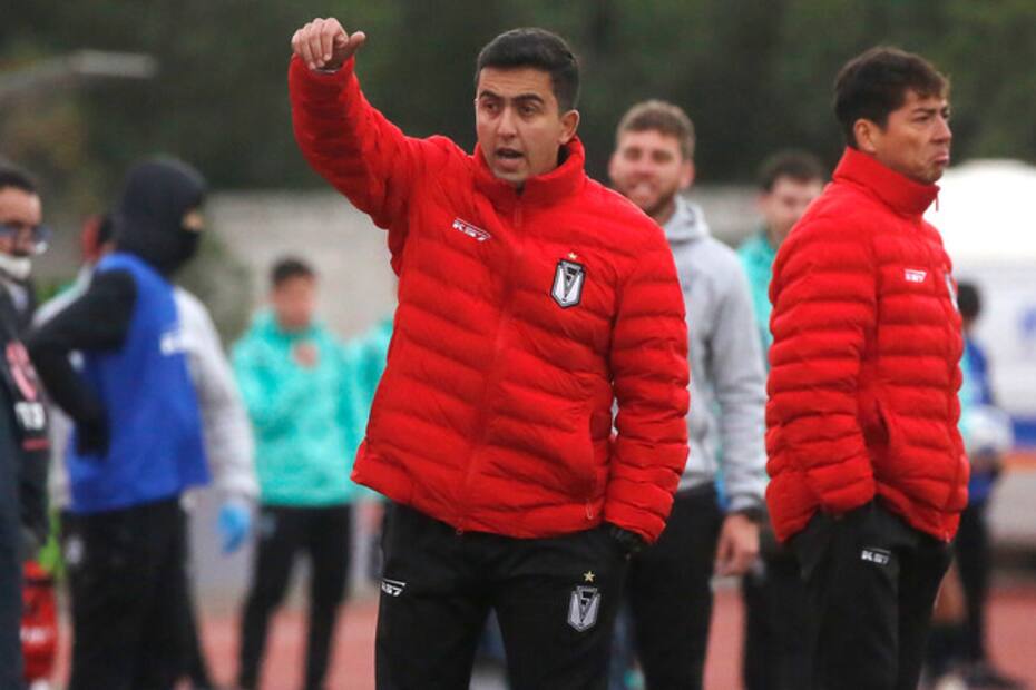 Fabián Marzuca, DT de Deportes Santa Cruz. Foto: Aton.