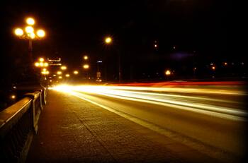 VIDEO | ¡Golpean y mueven sus cosas!: Hombre graba eventos paranormales que ocurren en su trabajo