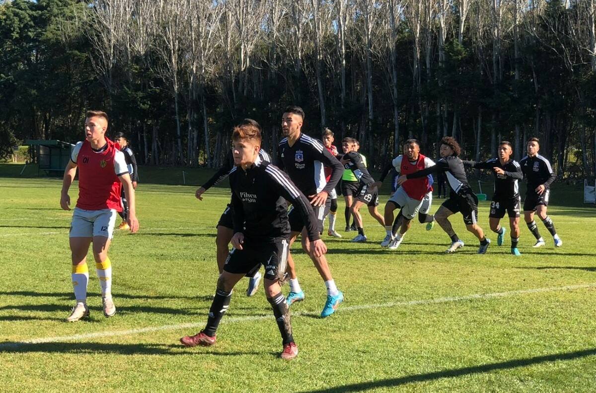 Jugó en lugar de Gabriel Suazo: El canterano de Colo Colo que fue la gran novedad en la formación vs Atlanta