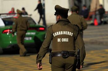 Independencia: Mujer víctima de portonazo es apuntada con un arma en su cabeza para que baje del vehículo