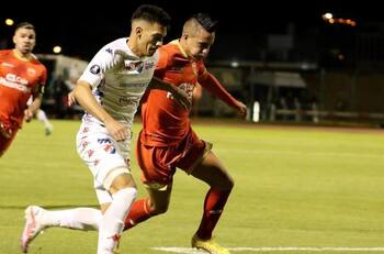 VIDEO | El espectacular caño del chileno Carlos Ross en la Copa Libertadores