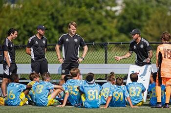 Jugó en la UC, entrena en Estados Unidos y espera una chance: "Me gustaría dirigir en Chile"