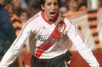 El zapatazo de Zapata para el título de Pellegrini en River