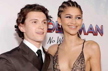 Paparazzean a Tom Holland y Zendaya en relajado fin de semana junto a la familia del actor