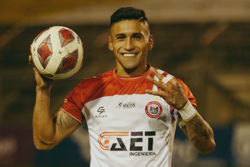 Mario Briceño es uno de los jugadores que puede cambiar de equipo en Primera B.