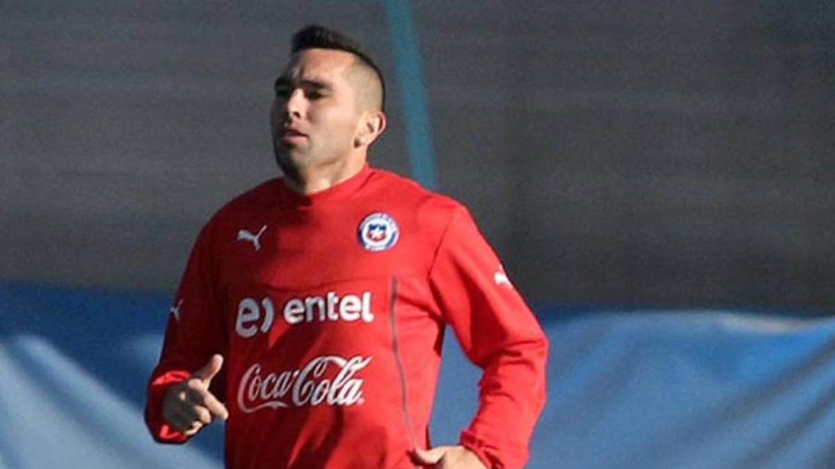Fernando Meneses: "Quería jugar en la U por Sampaoli y la UC no aceptó"