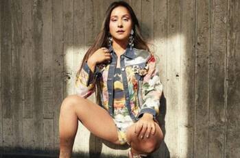 Denise Rosenthal lanzó tema publicitario para smartphone Samsung Galaxy A