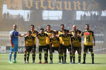 Desde "El Filibustero" a "La Herradura": Los 10 apodos menos conocidos de los equipos del fútbol chileno