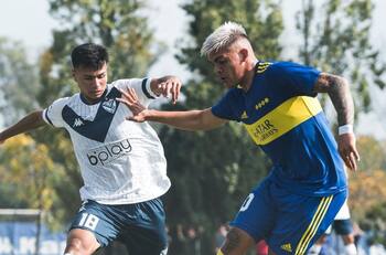 VIDEO | Lo que no se vio en la U: el golazo de tiro libre que hizo Brandon Cortés en Boca Juniors