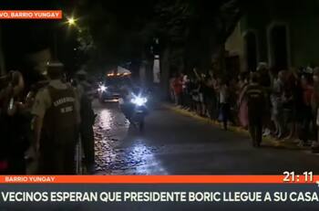 Confundió el nombre del presidente: Teletrece protagonizó particular fail despachando la llegada de Gabriel Boric al Barrio Yungay