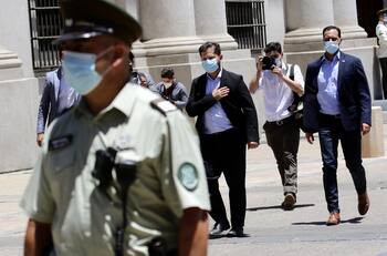 Criteria: Aprobación a Gabriel Boric sigue estable y la opción rechazo dobla al apruebo