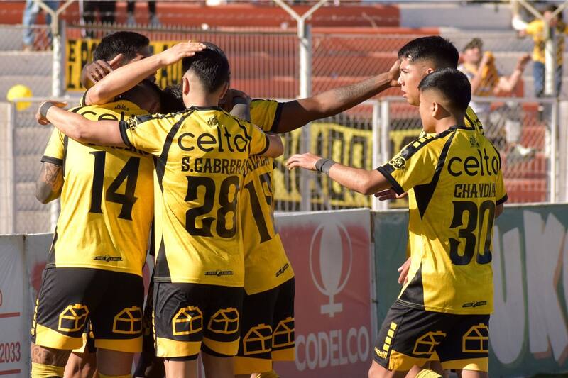 Líder del Campeonato Nacional, con 44 puntos. Foto: Agencia Aton.