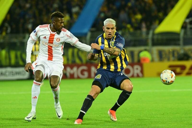 Inter de Porto Alegre del chileno Charles Aránguiz recibirá a Rosario Central.